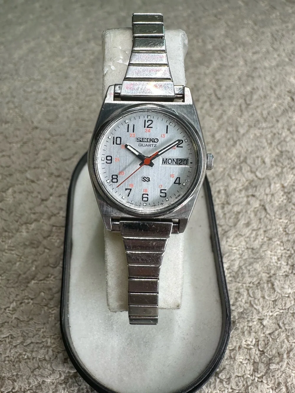 Seiko Women's Silver Watch, Day/Date, Quartz, New Battery, Vintage, 2A23-0029 A3
